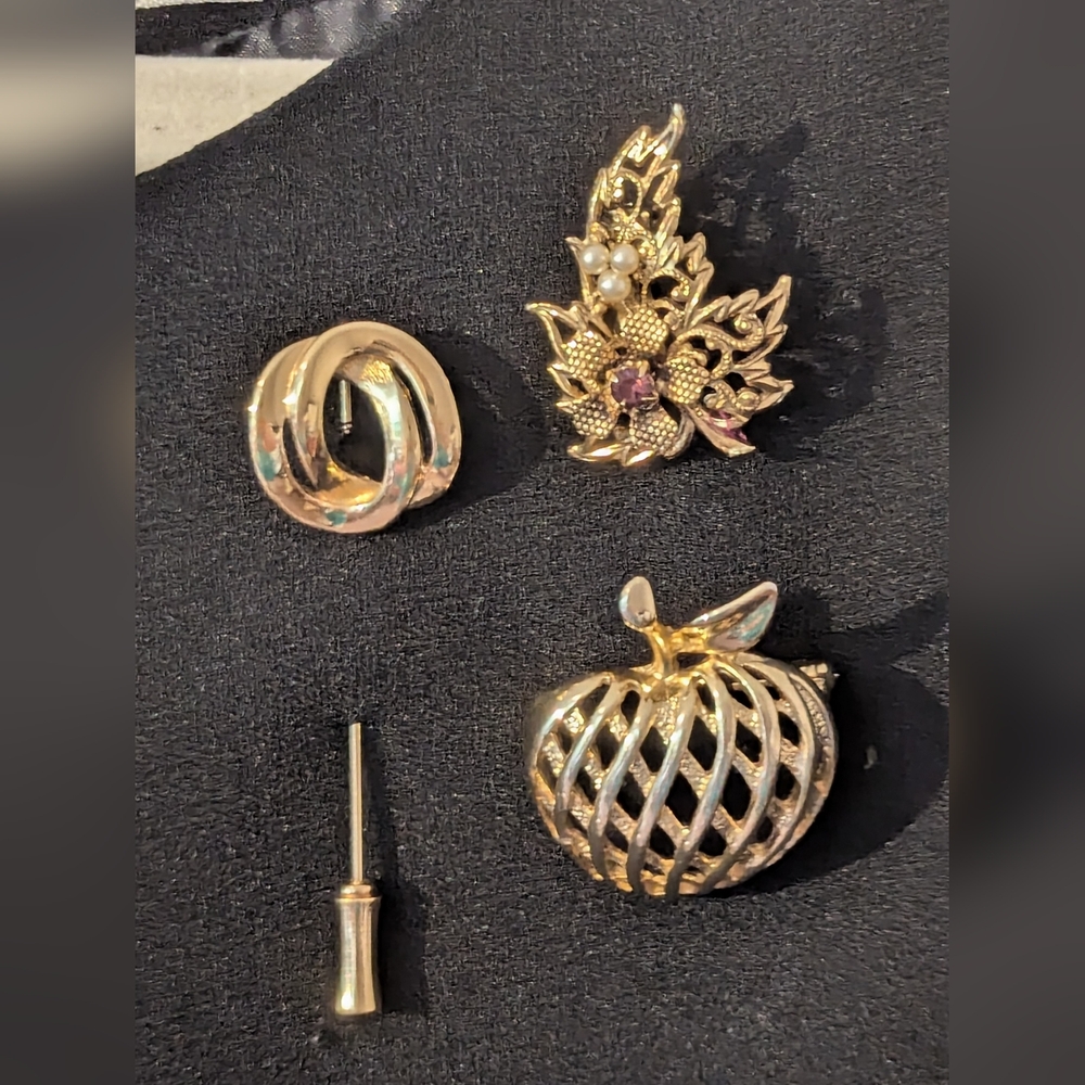 Vintage Goldtone Floral Apple Brooch, 1 Circle Hat Pin